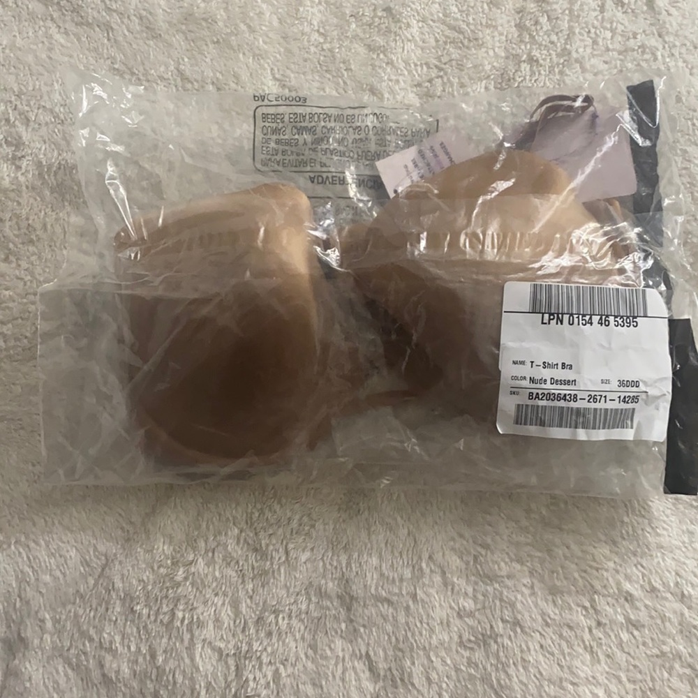 Nude T-shirt Savage x Fenty Bra